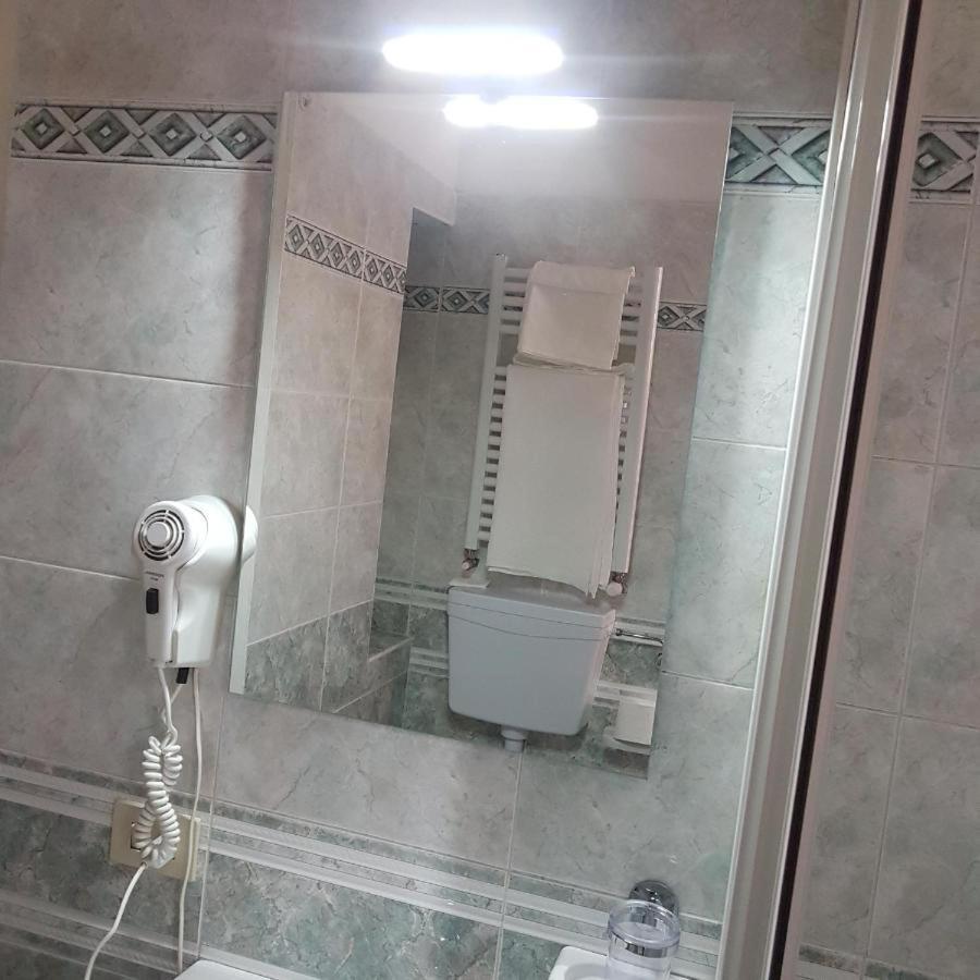 Room E Breakfast Diana E Ninni 萨尔索马焦雷泰尔梅 外观 照片