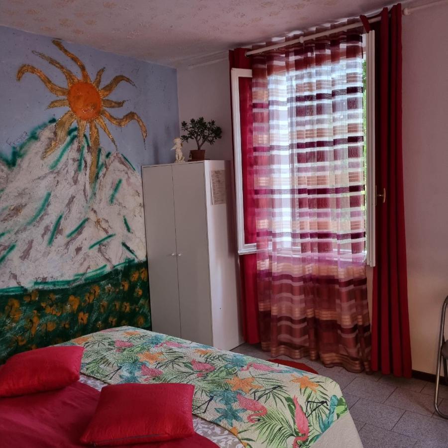 Room E Breakfast Diana E Ninni 萨尔索马焦雷泰尔梅 外观 照片