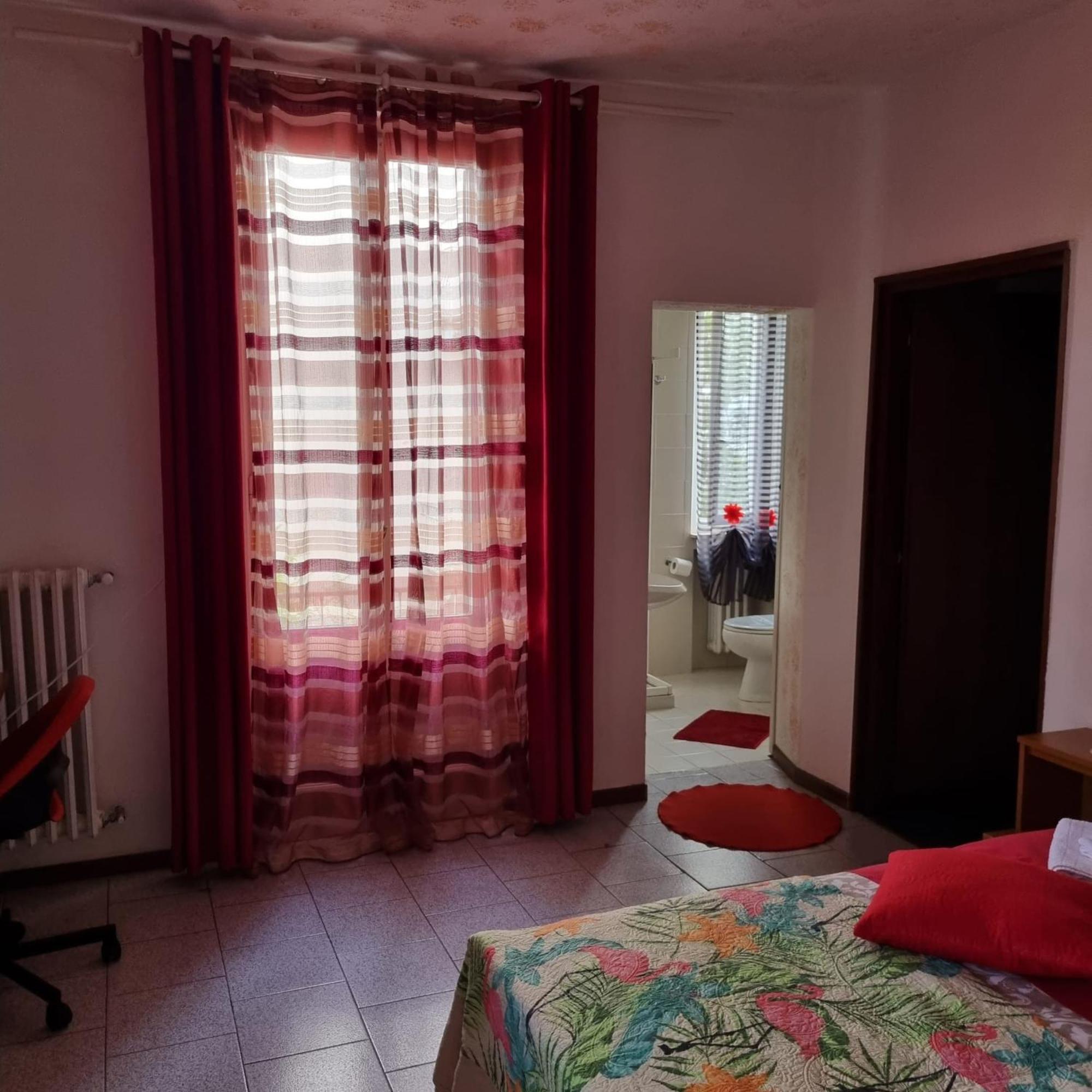 Room E Breakfast Diana E Ninni 萨尔索马焦雷泰尔梅 外观 照片